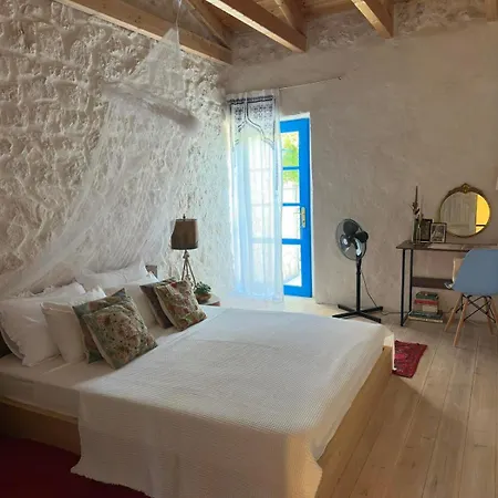 Bakola Villa Szívrosz